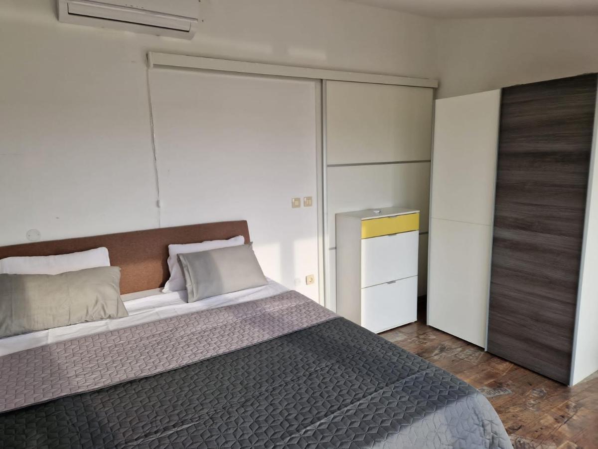 Apartment Vilic พูลา ภายนอก รูปภาพ