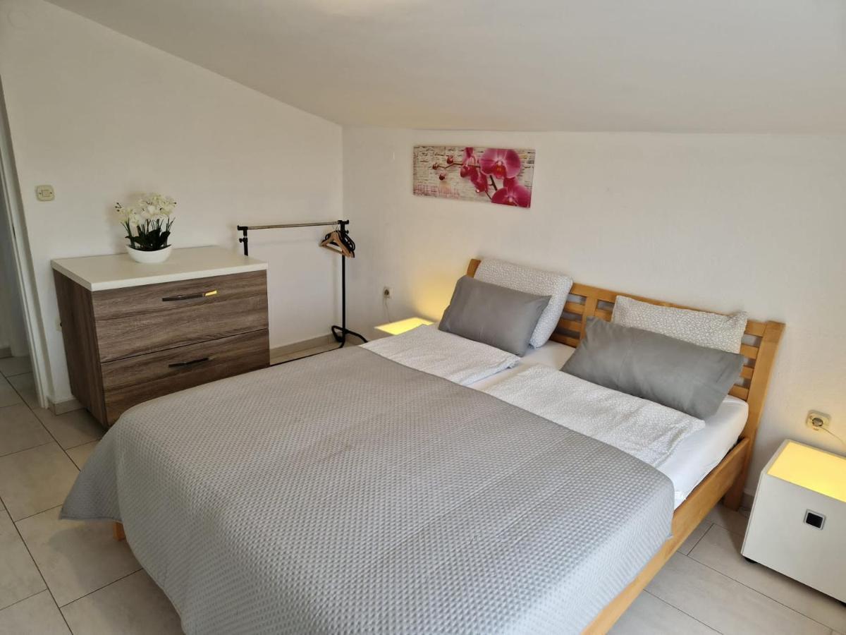 Apartment Vilic พูลา ภายนอก รูปภาพ