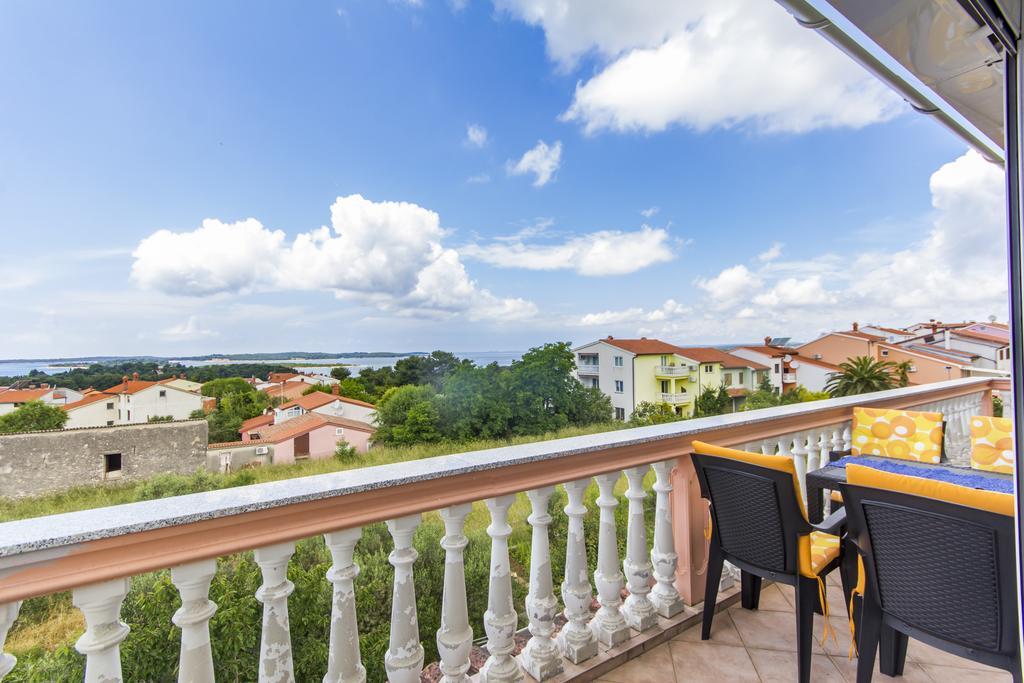 Apartment Vilic พูลา ภายนอก รูปภาพ
