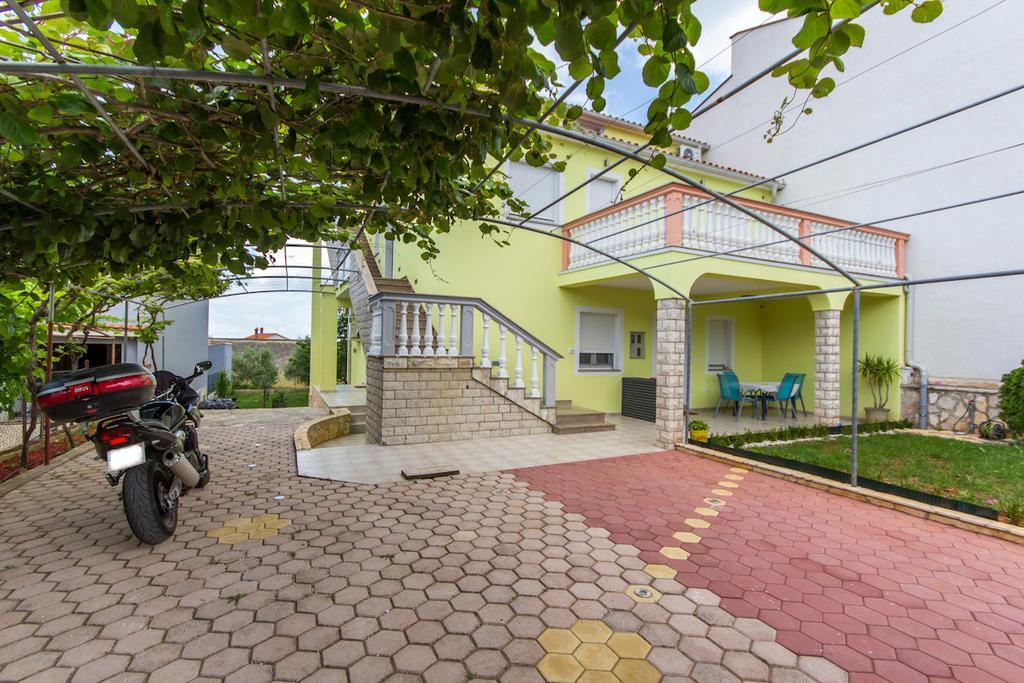 Apartment Vilic พูลา ภายนอก รูปภาพ