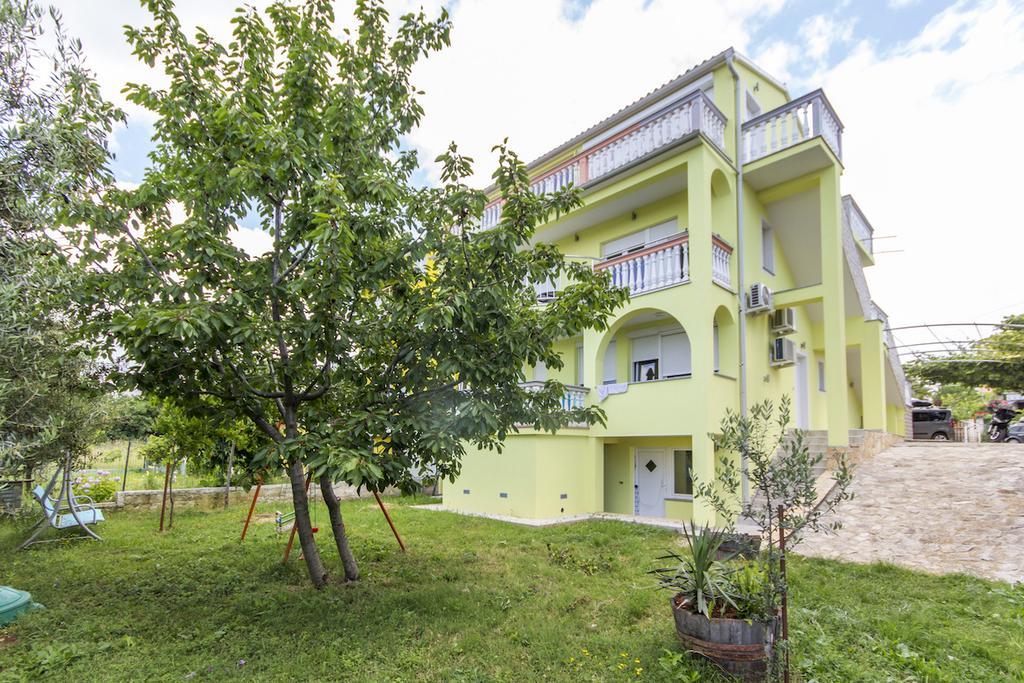 Apartment Vilic พูลา ภายนอก รูปภาพ