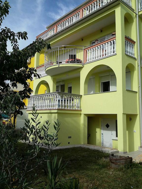 Apartment Vilic พูลา ภายนอก รูปภาพ